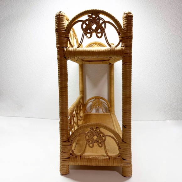 Vintage Ratan Wicker Wall or Table Top Shelf - Picture 12 of 14